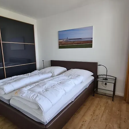 Terrassenhaus, 95 Apartment *